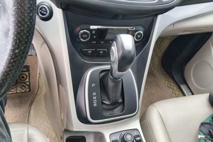 Used Ford Kuga 2013 2.0L GTDi Four-Wheel Drive Premium Model Gear Lever