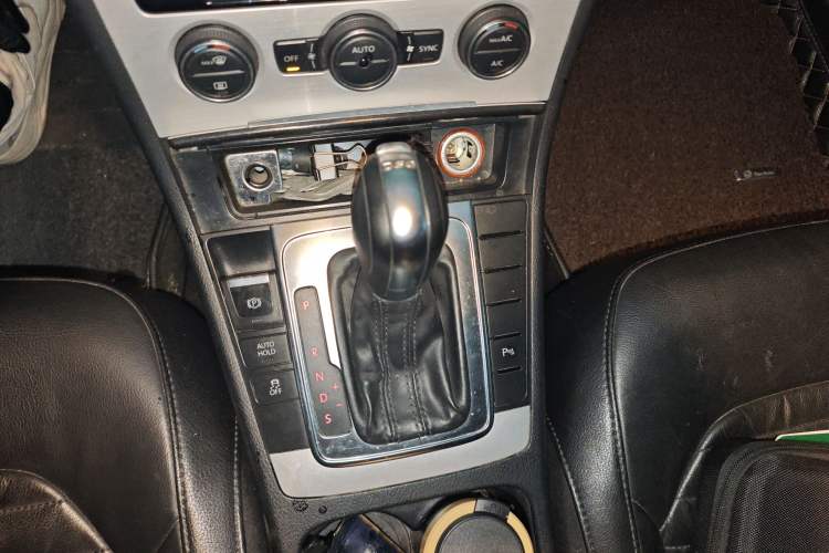 Used Volkswagen Magotan 2013 1.8TSI Luxury Model Gear Lever
