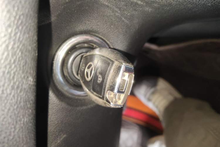 Used Mercedes-Benz R-Class 2014 R 320 4MATIC Business Model Vehicle Key