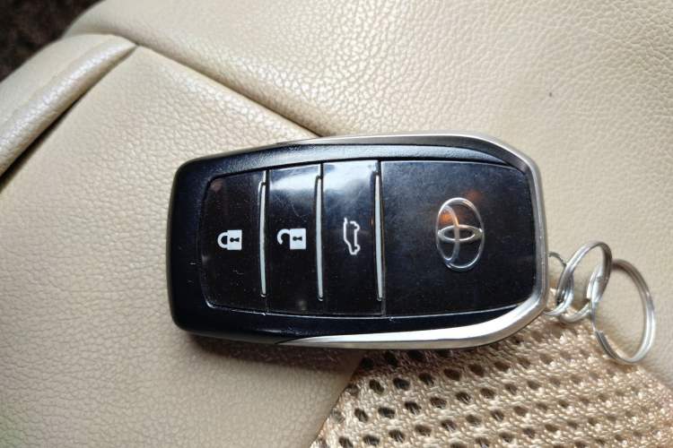 Used Toyota Prado 2016 2.7L Automatic Standard Edition Vehicle Key
