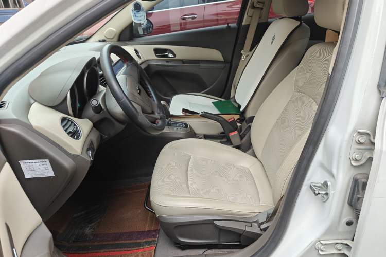 Used Chevrolet Cruze 2015 1.5L Classic SE AT Left Front Seat