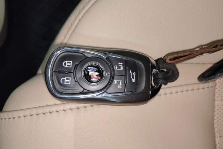 Used Buick GL8 2023 ES Lu Zun Flagship Model Vehicle Key