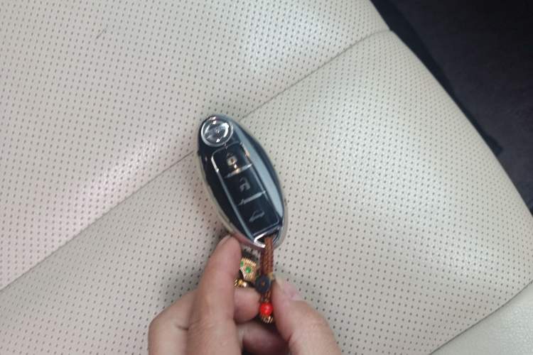 Used Nissan Murano 2019 2.5L XL Two-Wheel Drive Smart Connect Luxury Edition China VI Standard Vehicle Key