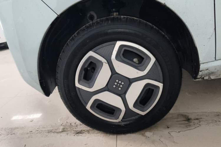 Used Dongfeng Fengon MINIEV 2022 Simple Style Comfort Version Left Front Wheel Hub