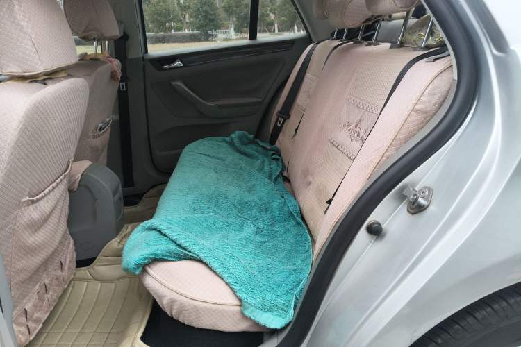 Used Volkswagen Bora 2013 1.6L Manual Fashion Edition
