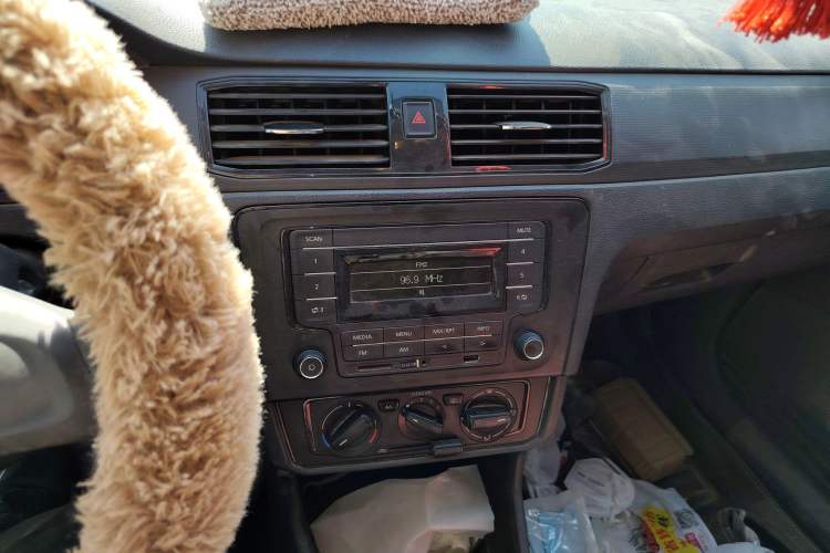 Used Volkswagen Santana 2019 1.5L Manual Fashion Edition China VI Standard Audio And AC Panel