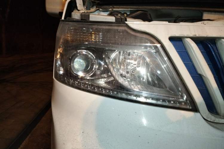 Used CHANGAN KAICHENG Ruixing EM80 2023 EM80 Ⅱ Side-Hinged 2-Seat Base Model Right Front Headlight