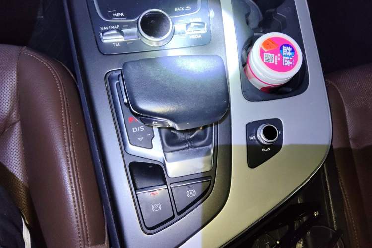 Used Audi Q7 2019 55 TFSI Technology Edition Gear Lever