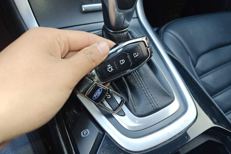 Used Ford Edge 2016 EcoBoost 245 Two-Wheel-Drive Titanium 7-Seater