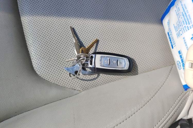 Used Geely Auto Emgrand 2014 Sedan 1.5L Manual Elite Model
