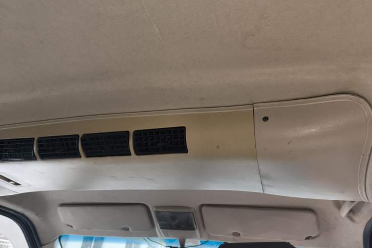 Used CHANGAN KAICHENG Ruixing M90 2018 2.0L Comfort Version Flat-Top Hatchback with 6 Seats Equipped with 4G94S