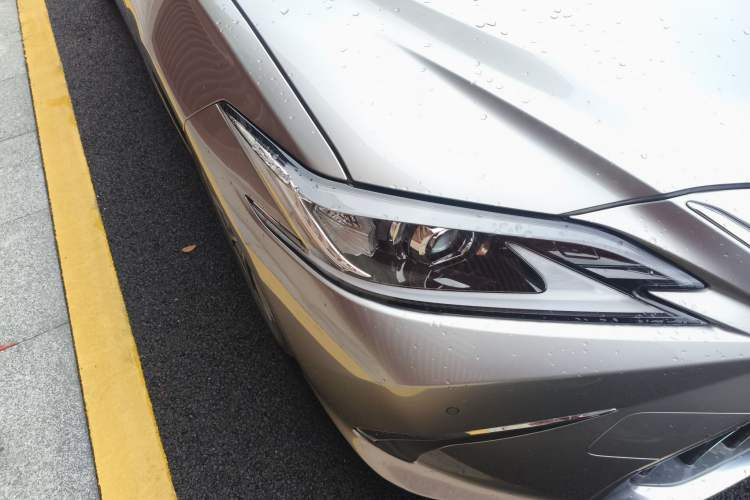 Used Lexus ES 2023 200 Excellence Edition
