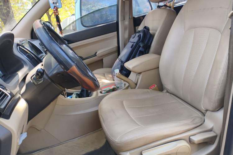 Used Baojun 730 2014 1.5L manual Comfort version 7 seats