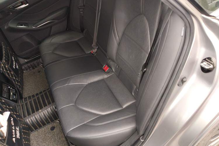 Used Toyota Avalon 2019 2.0L XLE Premium Edition China VI