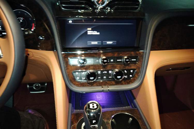 Used Bentley Bentayga 2021 4.0T V8
