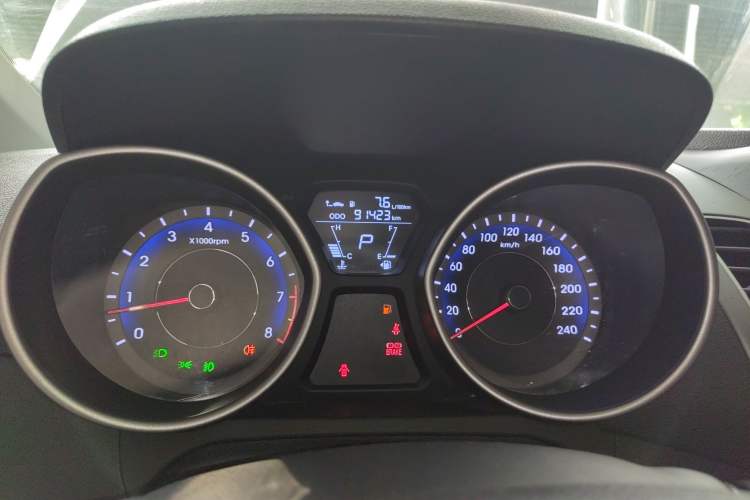 Used Hyundai Elantra (5th Generation / Langdong) 2016 1.6L Automatic Smart Version
