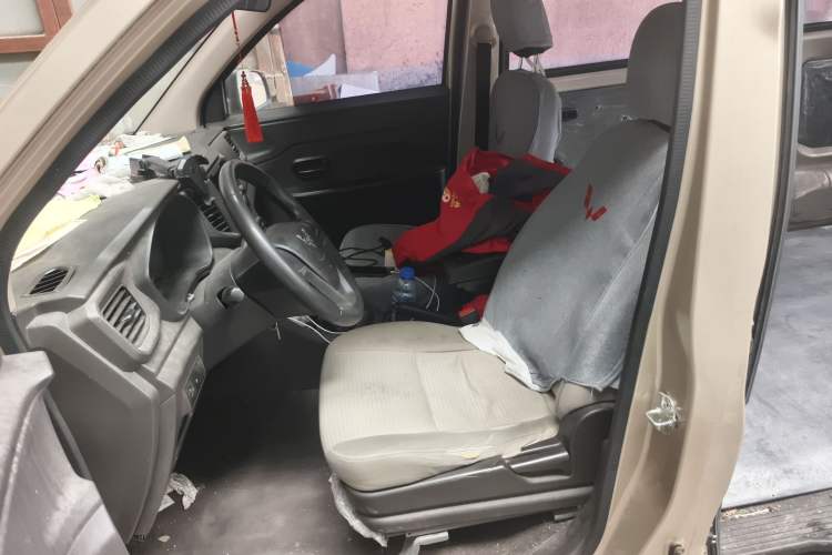 Used Wuling Hongguang V 2019 1.5L Jingqu Version China VI LAR Left Front Seat