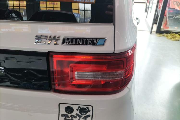 Used Wuling Hongguang MINIEV 2021 Macaron Premium Model – Lithium Iron Phosphate Right Rear Taillight