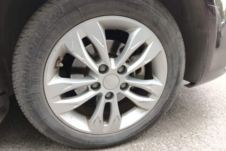 Used Geely Auto Emgrand 2016 Sedan 1.5L CVT Upward Version Right Front Wheel Hub