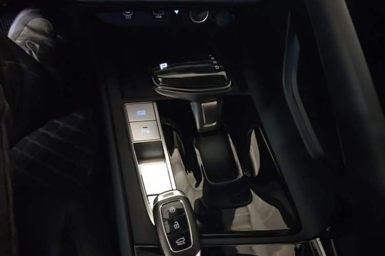 Used Hyundai Elantra 2023 1.5L CVT LUX Prestige Edition