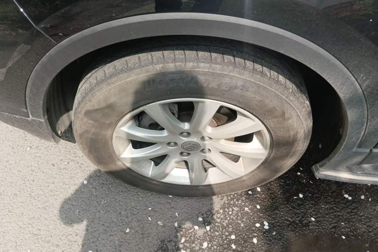 Used Buick Envision 2020 20T Two-Wheel Drive Leading Version Left Front Wheel Hub