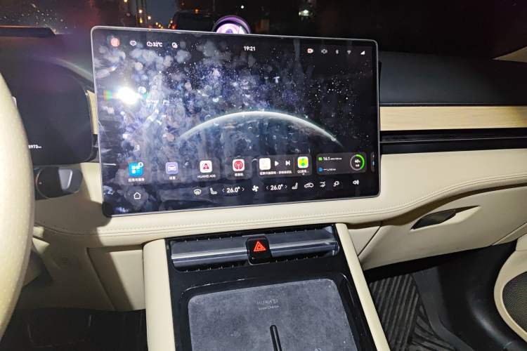 Used Hima AITO M5 2024 Extended-Range Max Rear-Wheel Drive Advanced Intelligent Driving Version Audio And AC Panel