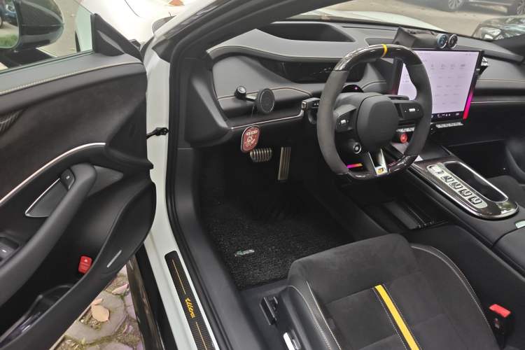 Used Xiaomi Auto SU7 Ultra 2025 Ultra Model Driver Seat