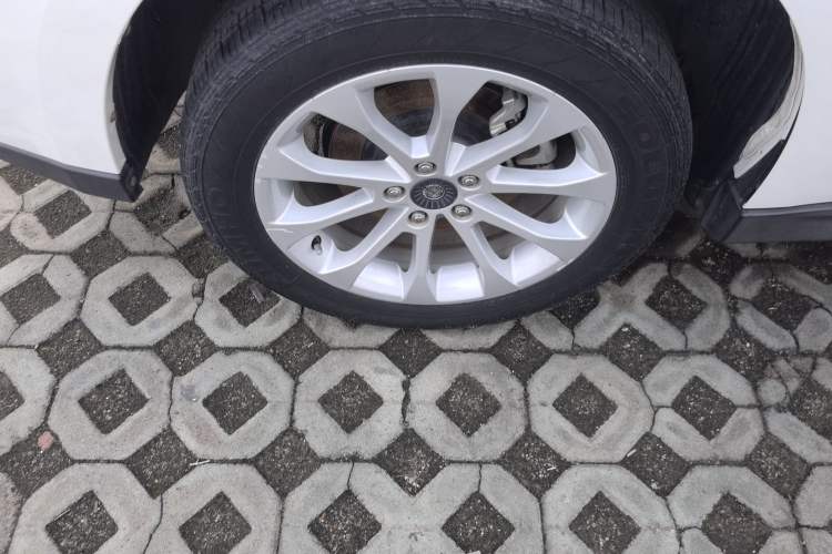 Used Haval H2 2017 Red-Label 1.5T Manual Two-Wheel Drive Luxury Model Exterior 5