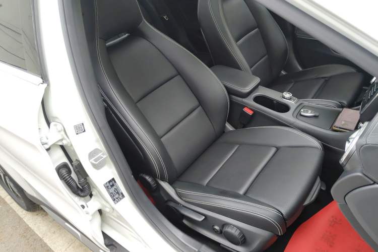 Used Mercedes-Benz GLA 2016 GLA 200 Fashion Model Right Front Seat