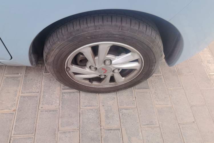 Used Wuling Hongguang MINIEV 2022 Zizai Version Lithium Iron Phosphate Right Front Wheel Hub