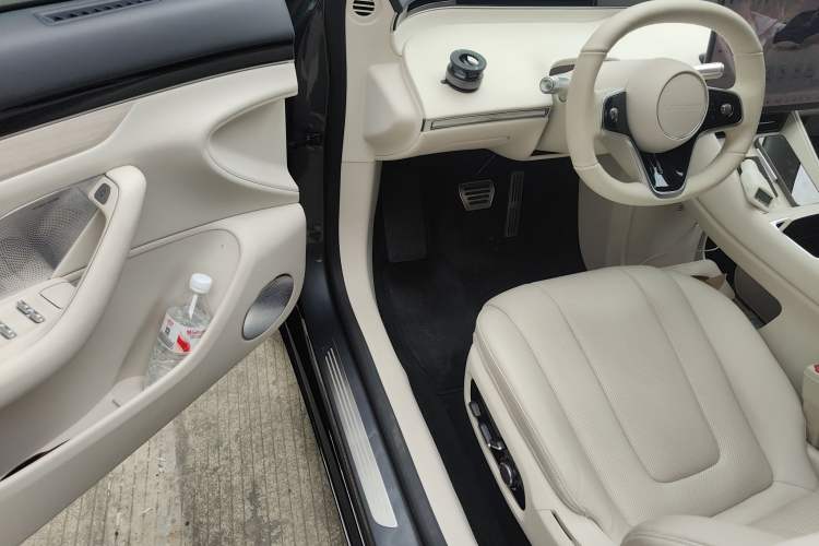 Used Hima Luxeed R7 2024 All-Electric 802 km Max Driver Seat