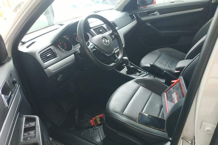 Used Volkswagen Gran Lavida 2015 230TSI DSG Comfort Edition
