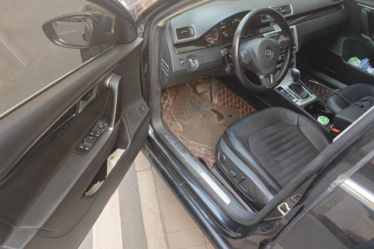 Used Volkswagen Magotan 2015 Revised Version 2.0 TSI Luxury Edition Driver Seat