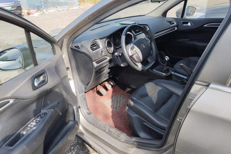 Used Citroen C4L 2014 1.8L Intelligent Drive Manual Version – Dynamic Edition Driver Seat