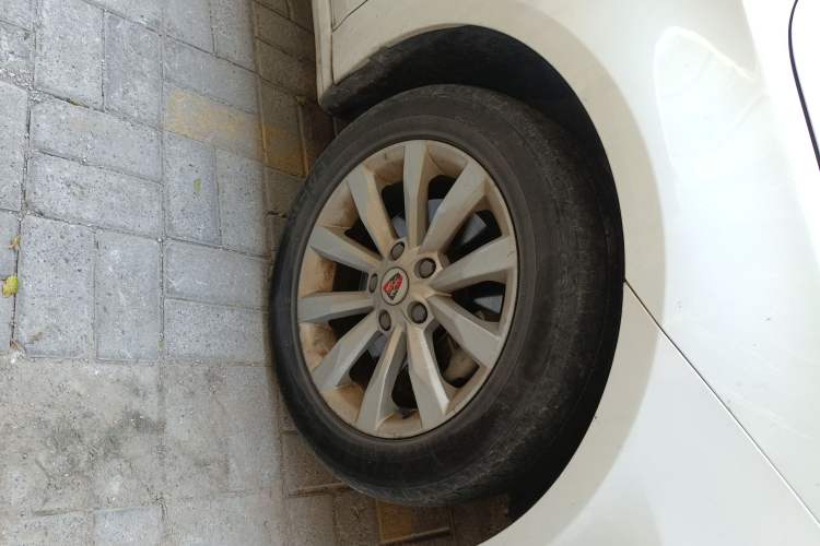 Used Roewe i6 New Energy 2017 45T Hybrid Connect & Smart Enjoyment Edition Right Front Wheel Hub