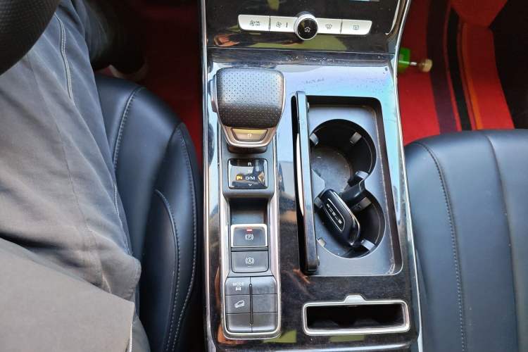 Used Roewe RX5 MAX 2019 300TGI Automatic Smart Cabin Luxury Edition