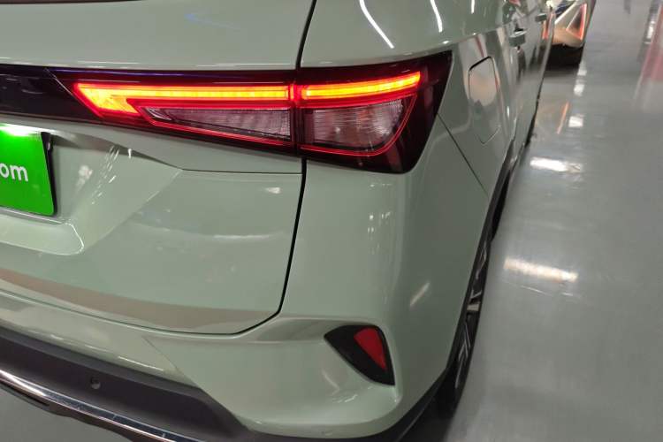 Used Wuling Asta 2021 1.5T CVT Star曜 Edition Right Rear Taillight