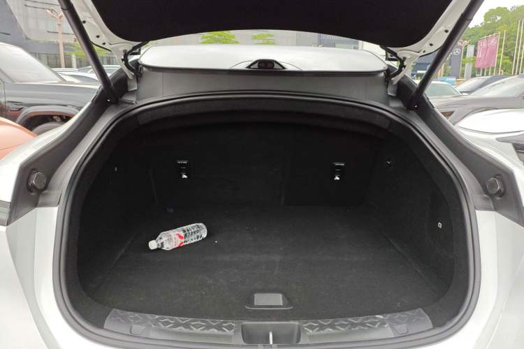 Used Avatr 06 2025 Ultra Pure Electric Edition Trunk