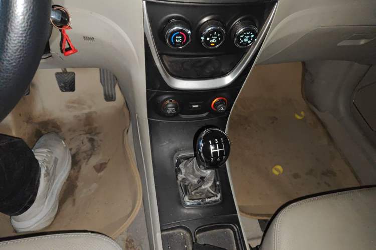 Used Geely Auto Vision 2015 1.5L Manual Happiness Edition Gear Lever