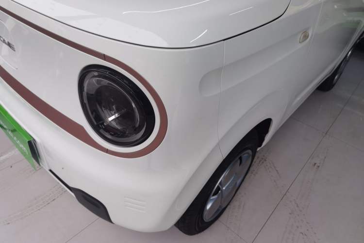 Used Geely Galaxy Panda 2024 Panda Mini 200km Endurance Bear Left Front Headlight