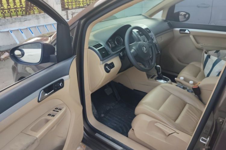 Used Volkswagen Touran 2011 1.4T DSG Zhiya Edition 5 Seats
