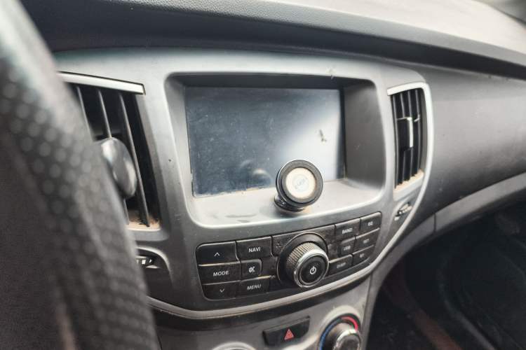 Used Cowin C3 2015 1.5L Manual Gold Diamond Edition
