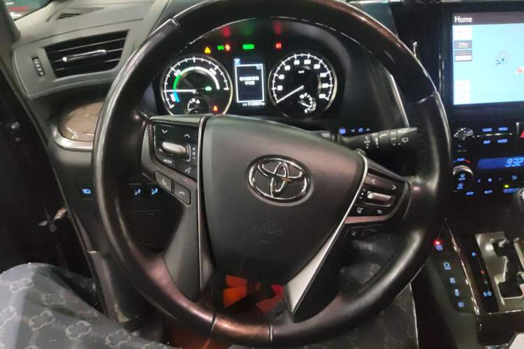 Used Toyota Vellfire 2021 Crown Dual-Engine 2.5L HV Prestige Edition
