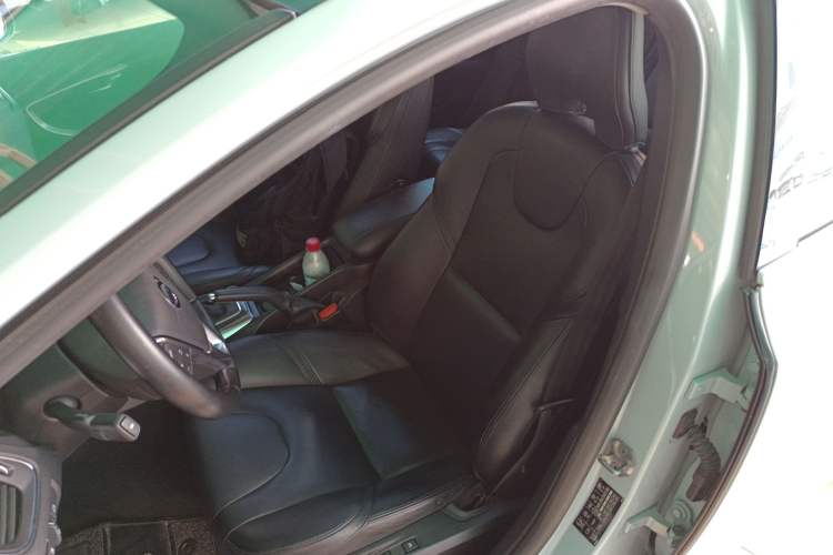 Used Volvo V40 2014 2.0T Zhiya Edition