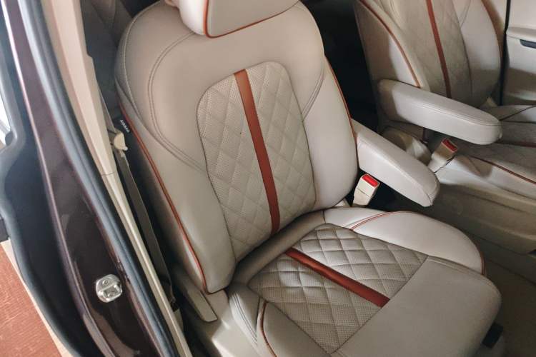 Used Buick GL8 2017 ES 28T Comfort Model China V Standard
