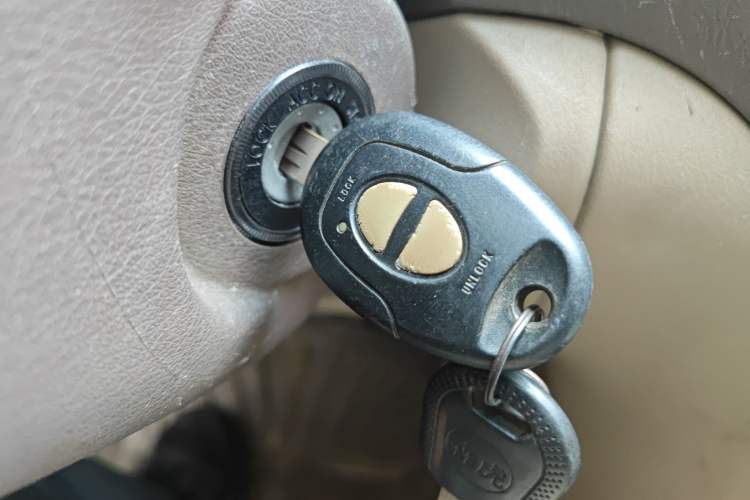 Used JMC Yuhu 7 2012 2.4T Two-Wheel Drive Manual Standard Edition JX4D24
