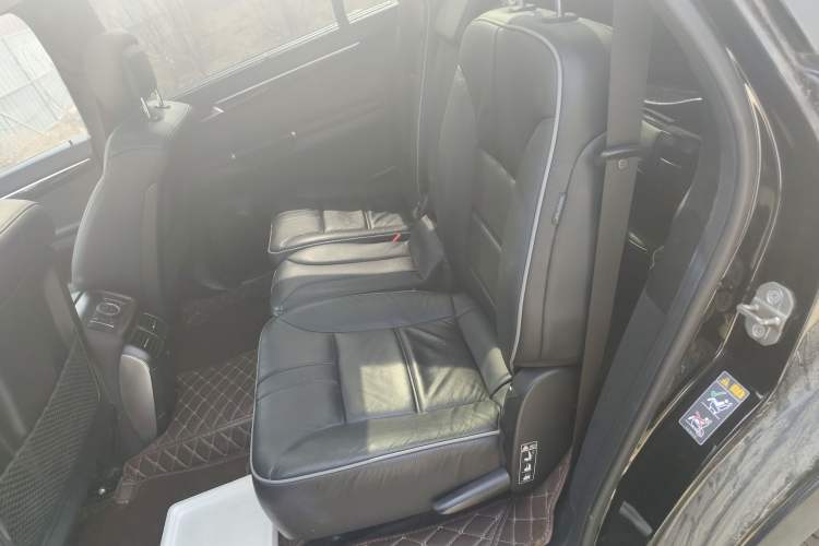 Used Mercedes-Benz R-Class 2017 R 320 4MATIC Business Edition Prestige Model Left Rear Seat