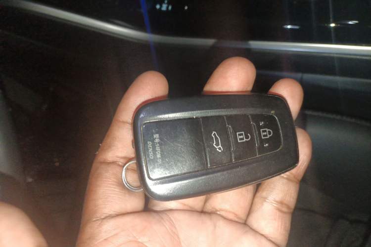 Used Toyota Highlander 2022 380T Four-Wheel Drive Prestige Edition 7-Seater Vehicle Key