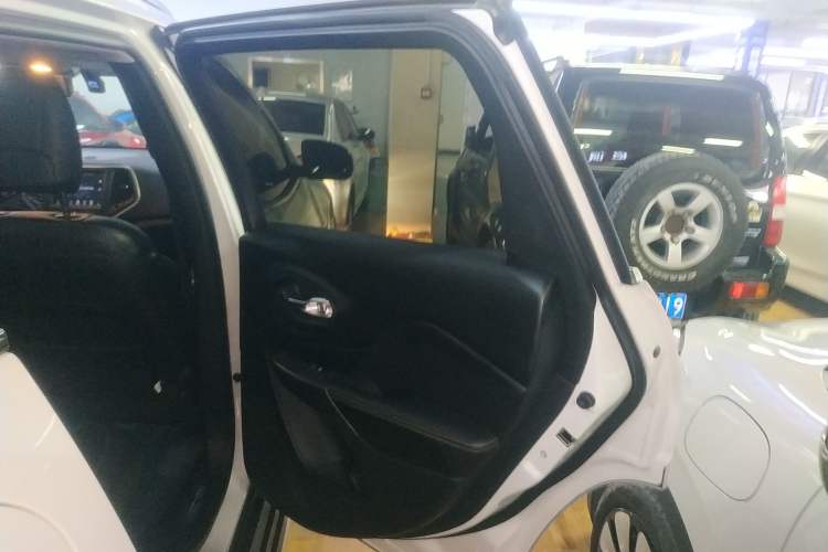 Used Jeep Cherokee 2017 2.4L Excellence Edition