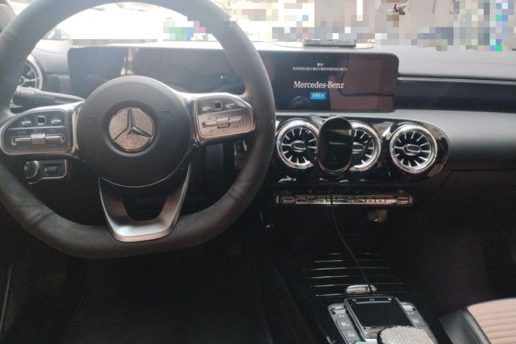 Used Mercedes-Benz A-Class 2022 Second Facelift A 200 L Sport Sedan Fashion Version Center Console